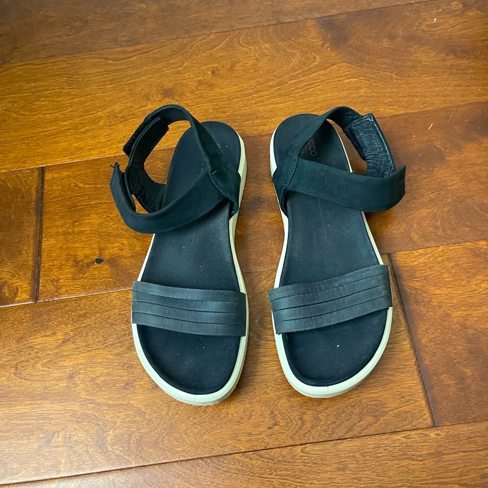 Ecco Women's Float Flat - Black Sandal -  Size 40